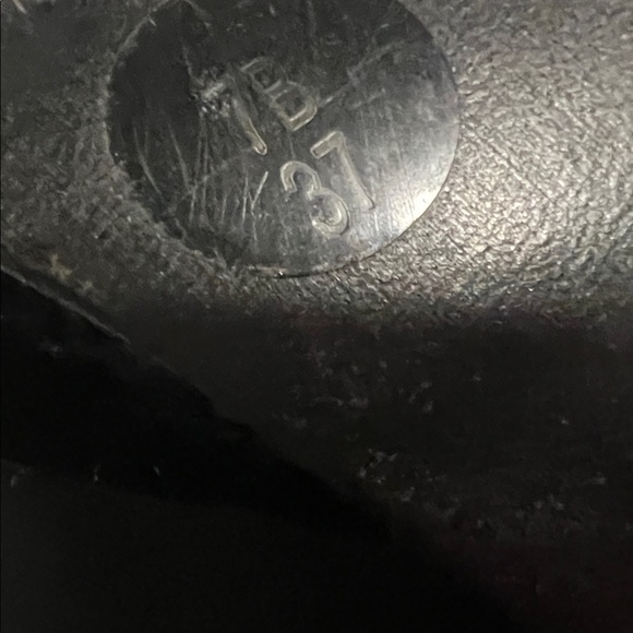 BCBG Maxazria Velvet/Satin 37/7B Black 3.5” Sexy Block Heel EUC (N) - Picture 16 of 16